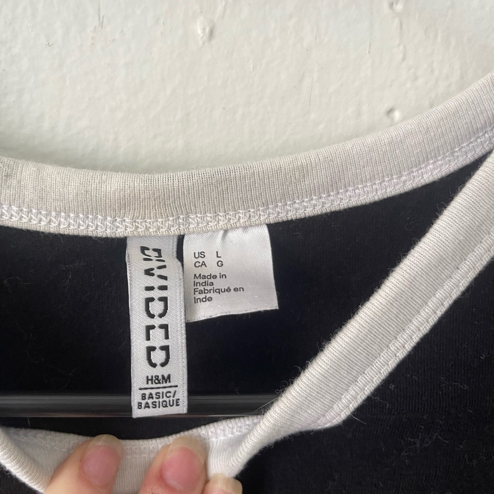 H&M Tee - Picture 3 of 3